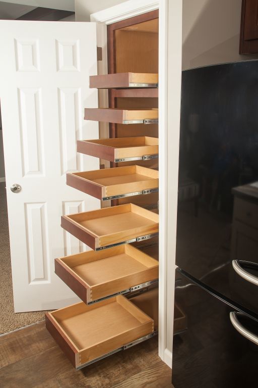 MF-442 Pantry Closet with Pull-out Shelves